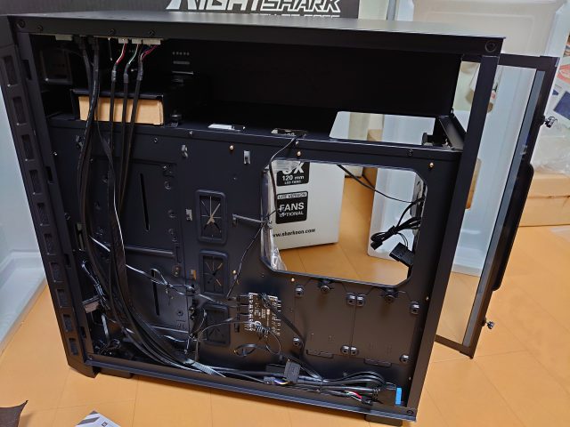 PCケース(自作PC用) Night Shark RGB Sharkoon - NIGHT SHARK